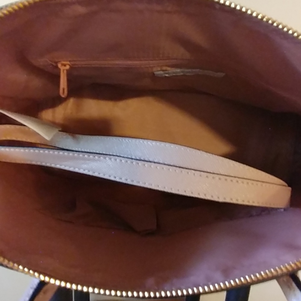 Handbag - Picture 3 of 3